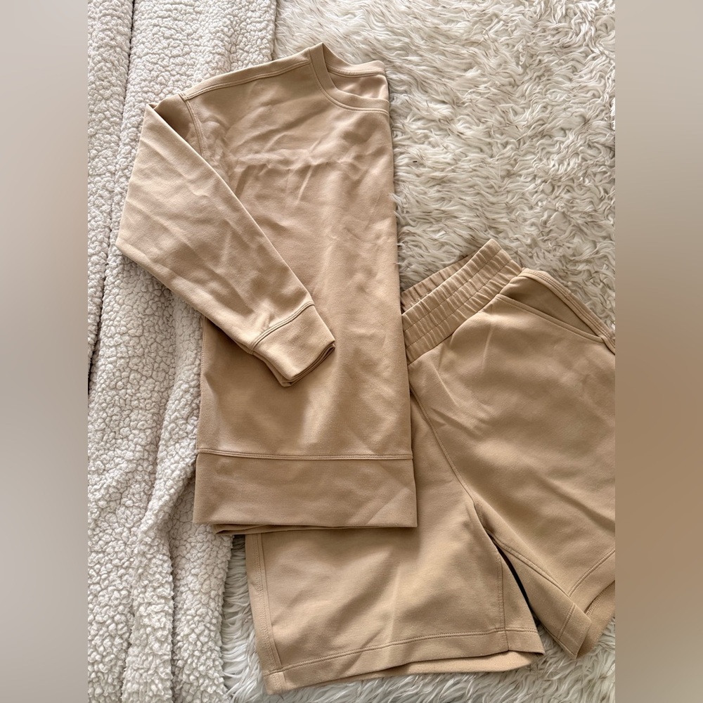 Mondetta Light Tan Lounge Set